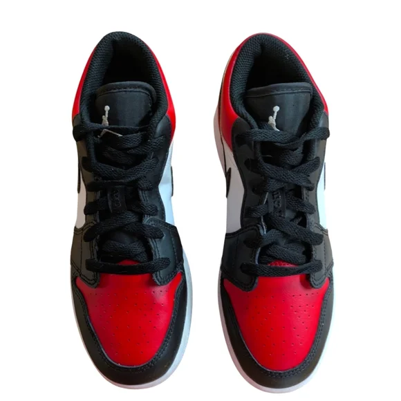 Nike Air Jordan 1 Low GS Bred Toe Black and Red Size 5.5 Youth - Picture 9 of 11